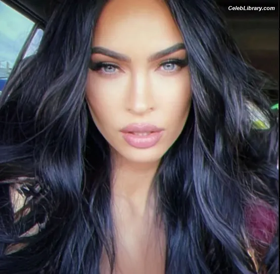 Megan Fox photo 15 of 1038