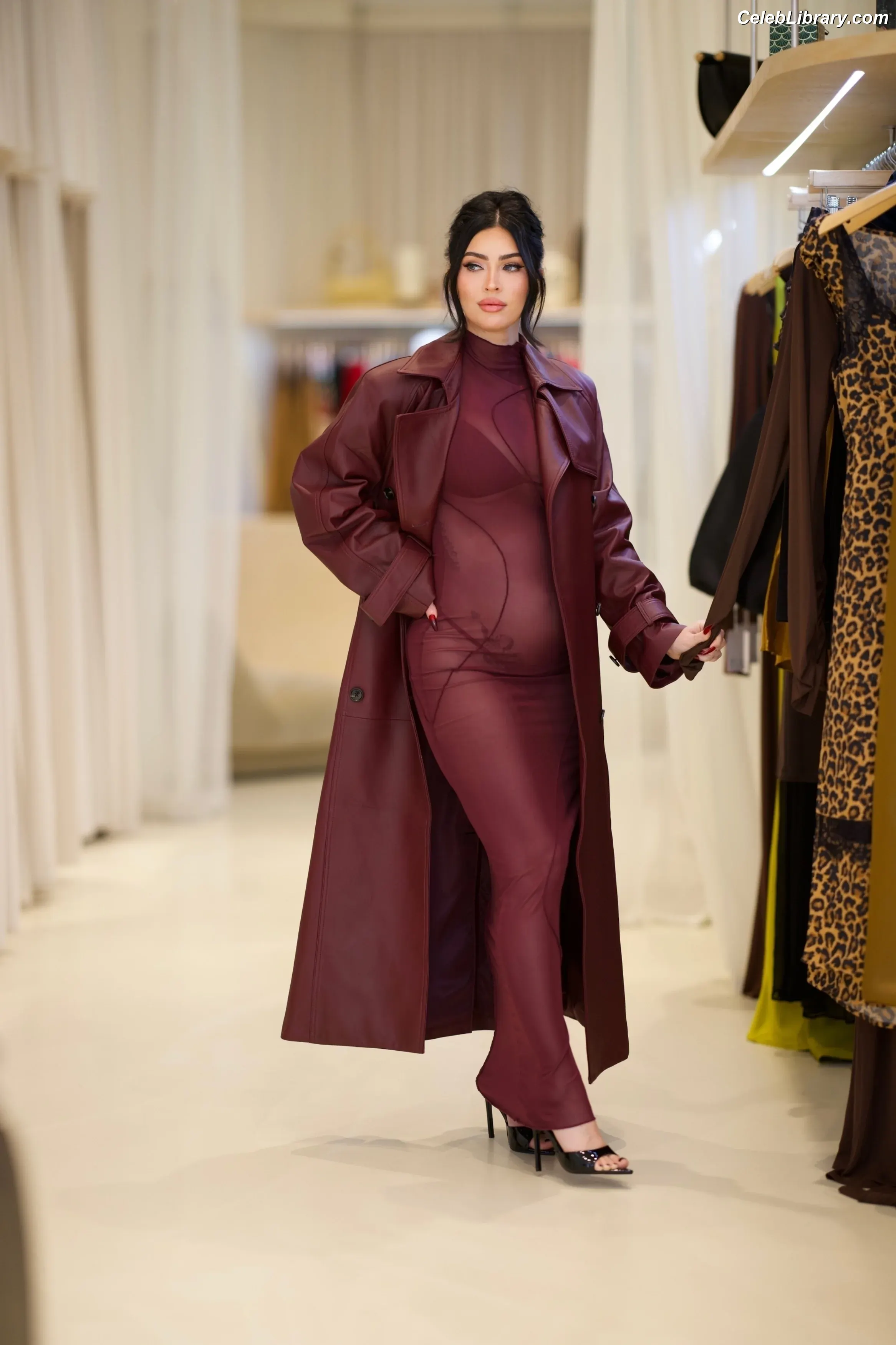 Megan Fox photo 10 of 1038