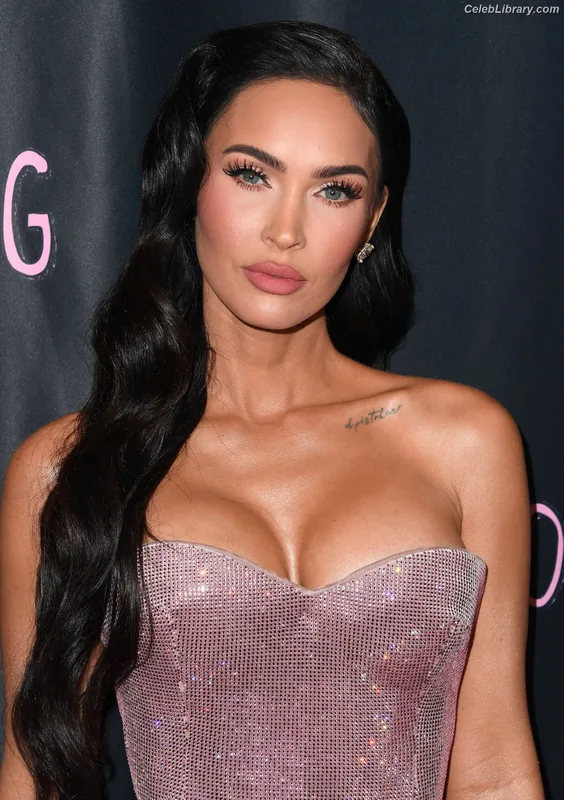 Megan Fox photo 7 of 1038