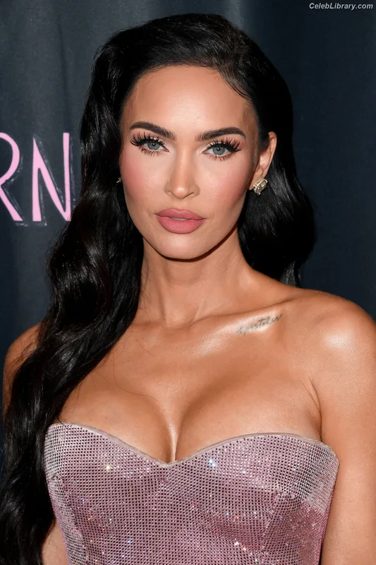 Megan Fox photo 14 of 1038