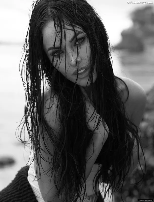 Megan Fox photo 16 of 1038