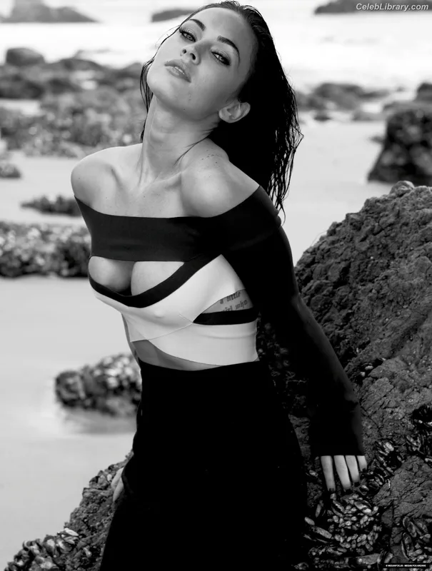Megan Fox photo 17 of 1038