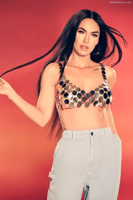 Megan Fox photo 23 of 1038