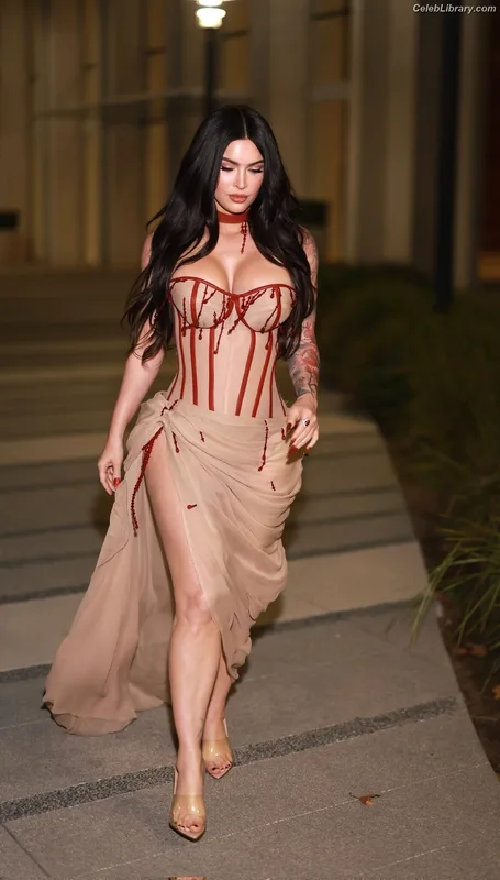 Megan Fox photo 14 of 1038