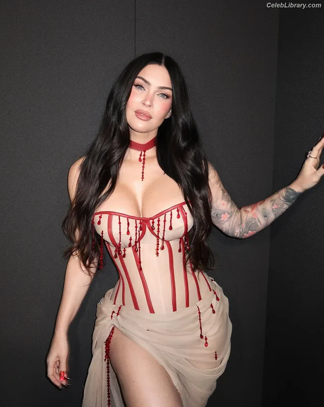 Megan Fox photo 19 of 1038