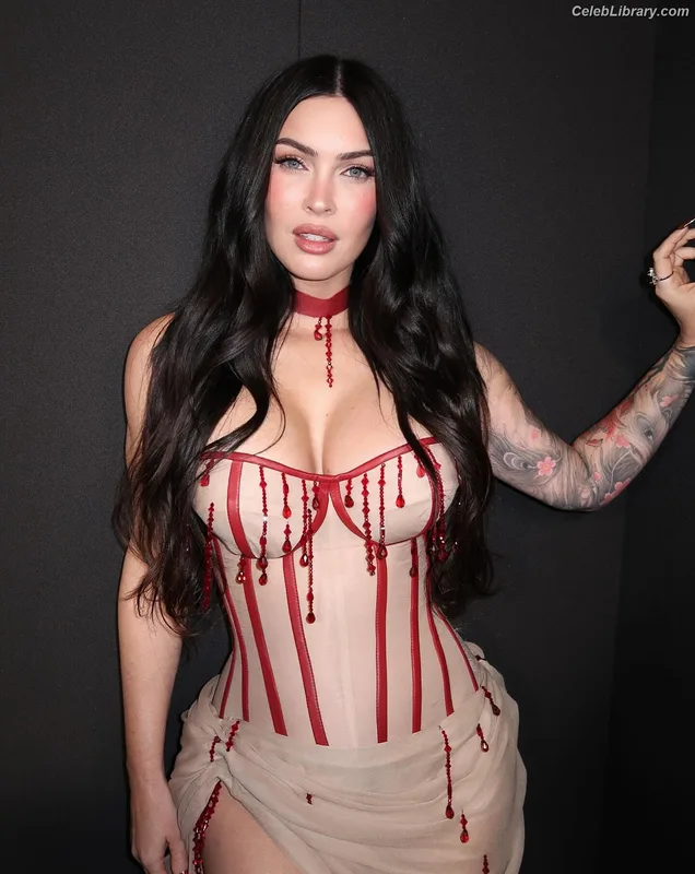 Megan Fox photo 20 of 1038