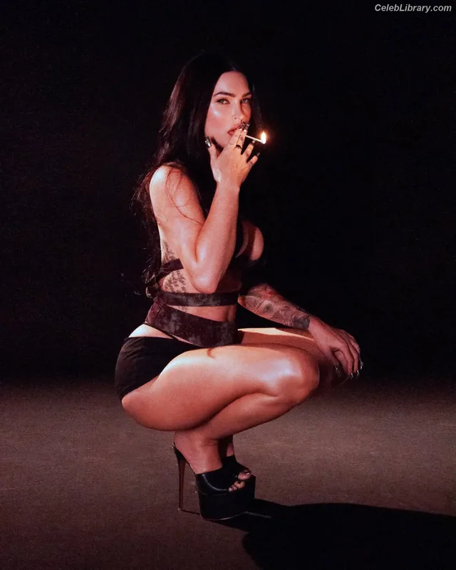 Megan Fox photo 11 of 1038