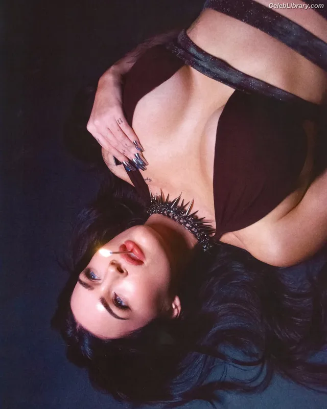 Megan Fox photo 12 of 1038