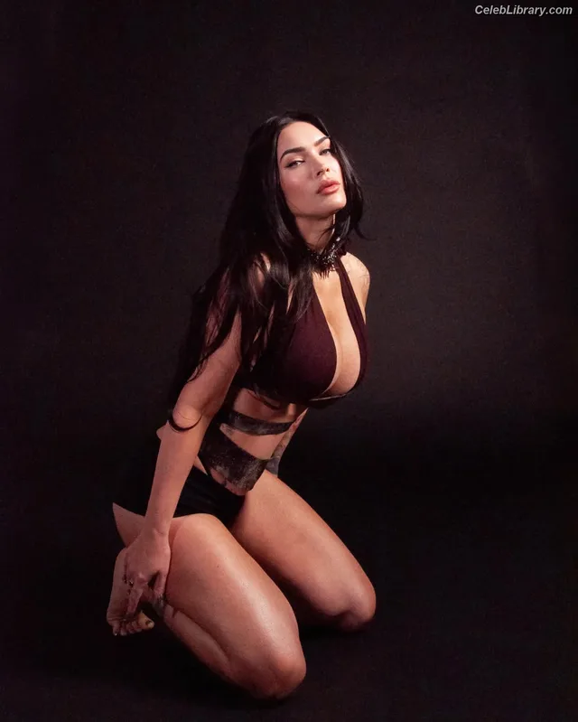 Megan Fox photo 13 of 1038