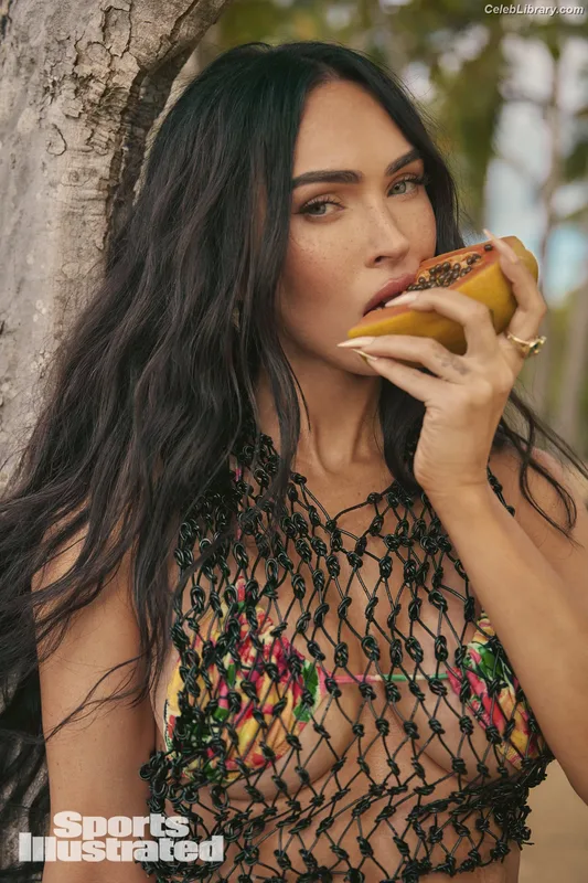 Megan Fox photo 12 of 1038