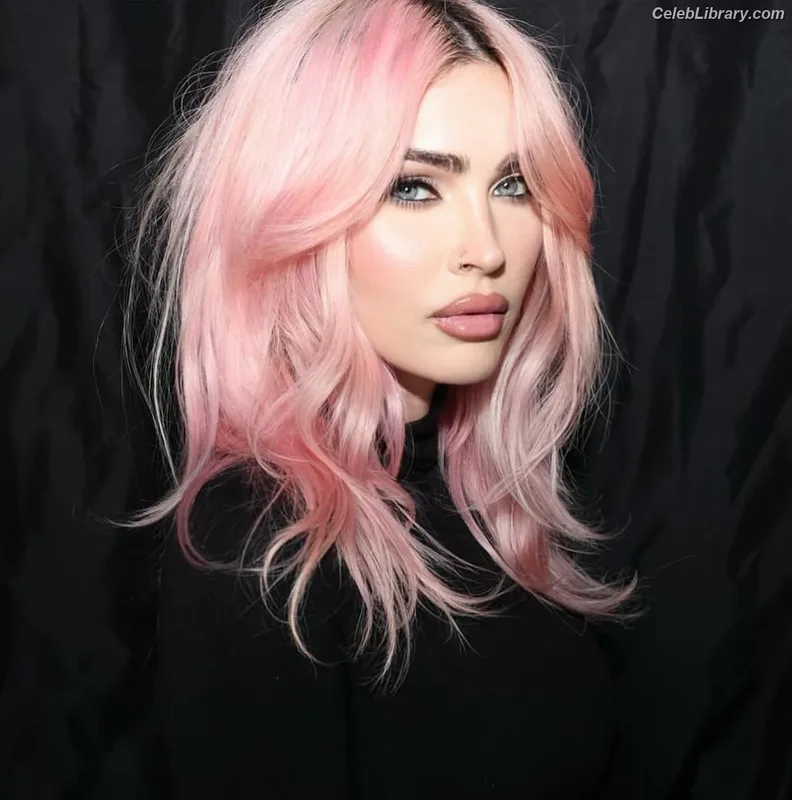 Megan Fox photo 4 of 1038