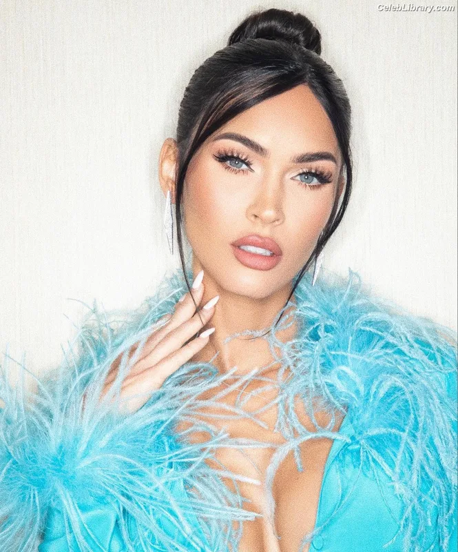 Megan Fox photo 23 of 1038