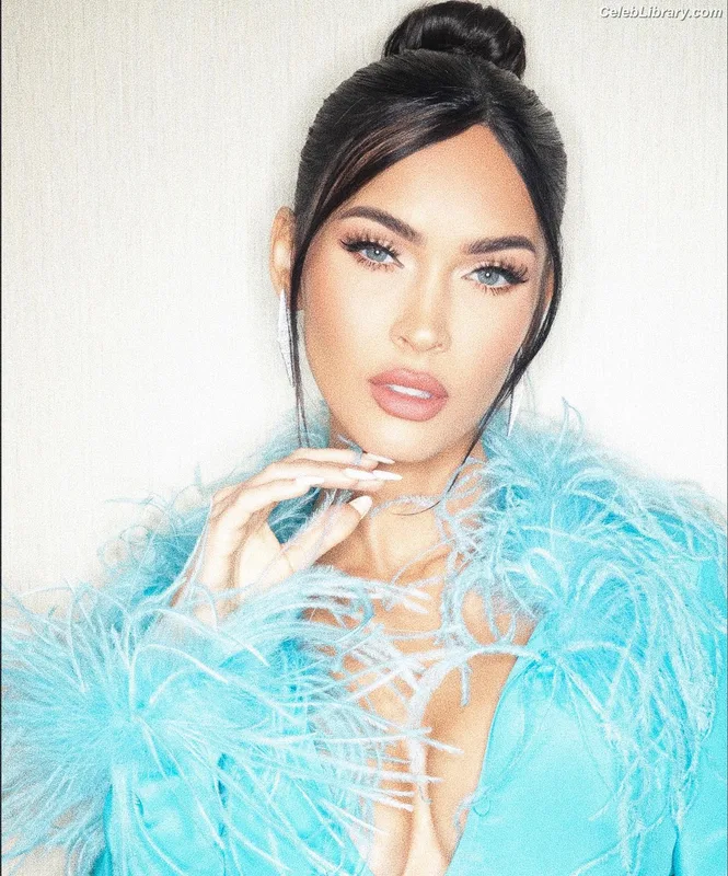 Megan Fox photo 5 of 1038