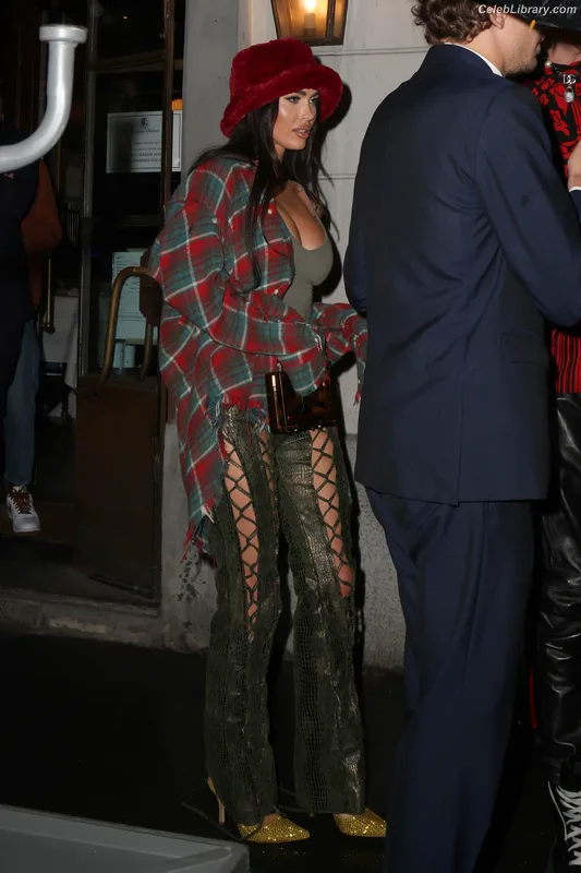 Megan Fox photo 17 of 1038