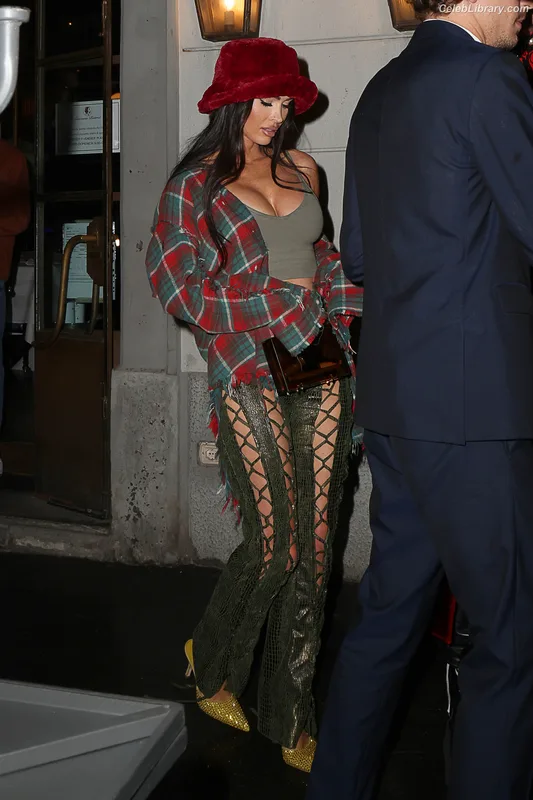 Megan Fox photo 19 of 1038