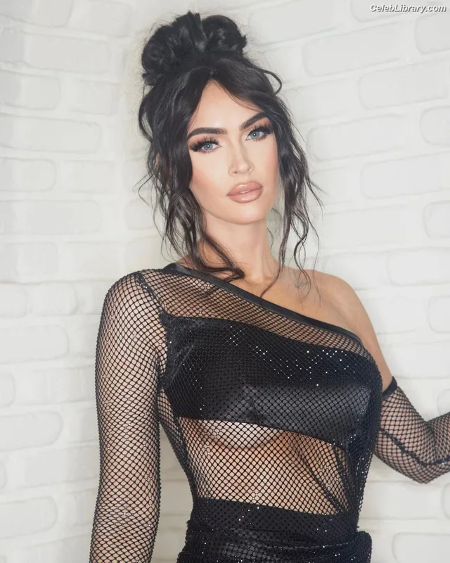 Megan Fox photo 9 of 1038