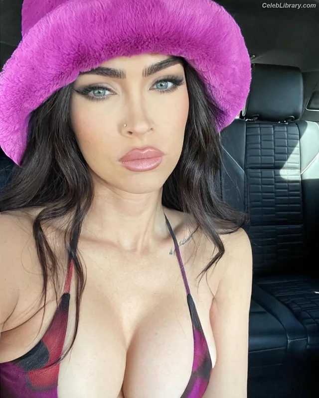 Megan Fox photo 16 of 1038