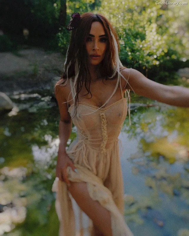 Megan Fox photo 5 of 1038