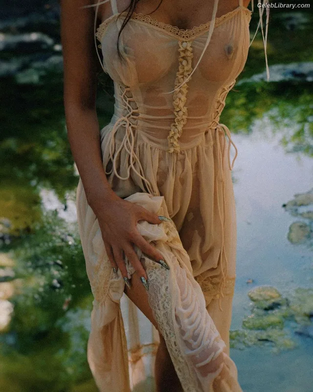 Megan Fox photo 8 of 1038