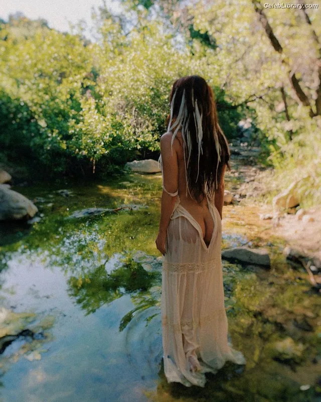Megan Fox photo 10 of 1038