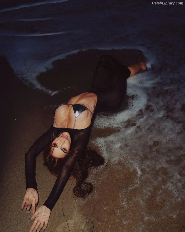 Megan Fox photo 21 of 1038