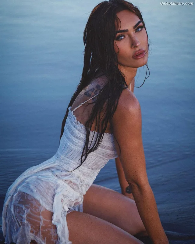 Megan Fox photo 5 of 1038