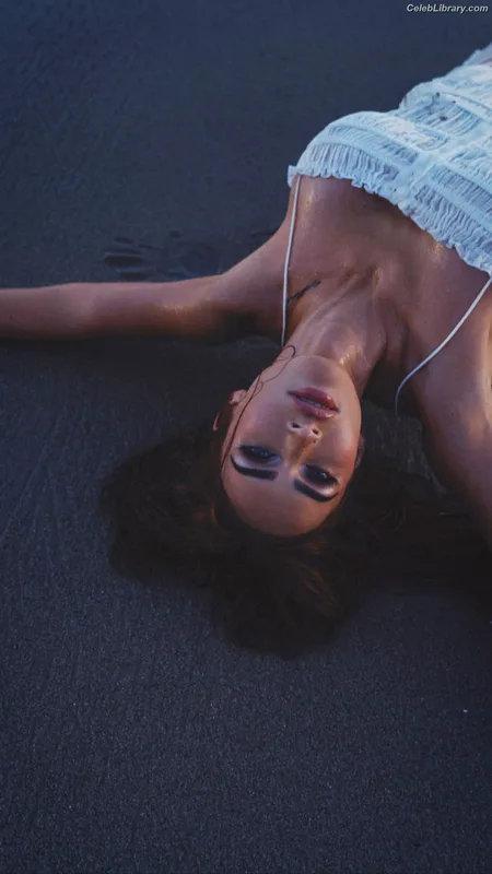 Megan Fox photo 6 of 1038