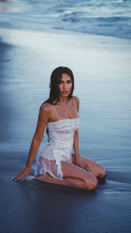 Megan Fox photo 9 of 1038