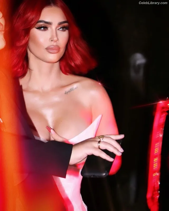 Megan Fox photo 13 of 1038