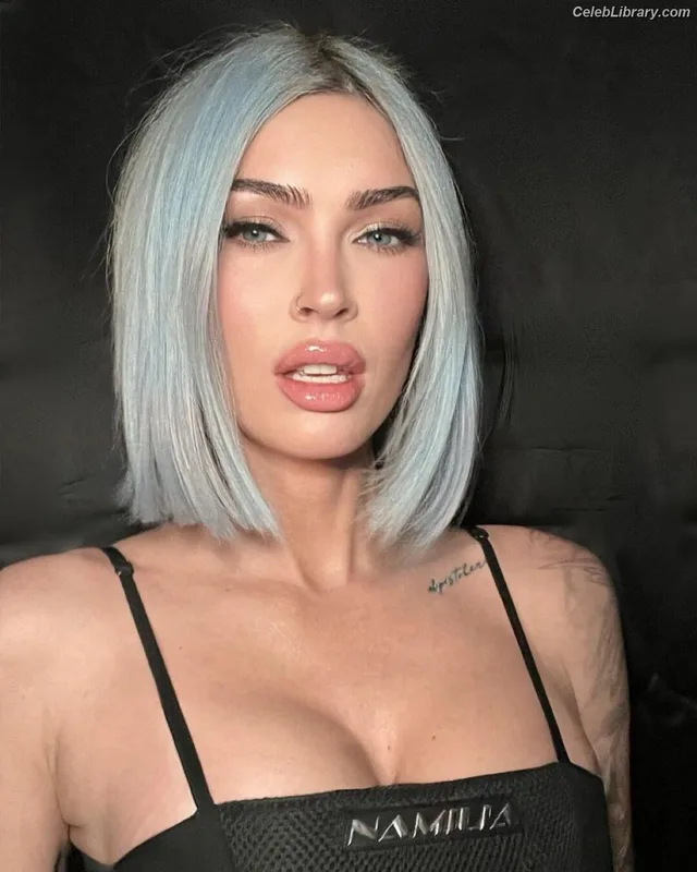Megan Fox photo 11 of 1038