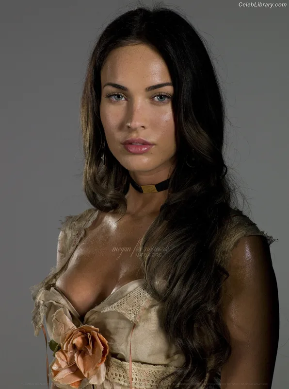 Megan Fox photo 17 of 1038