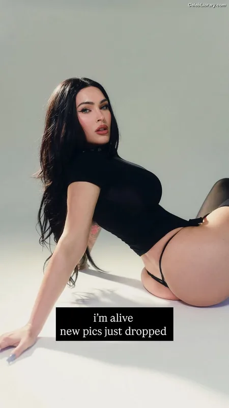Megan Fox photo 2 of 1038