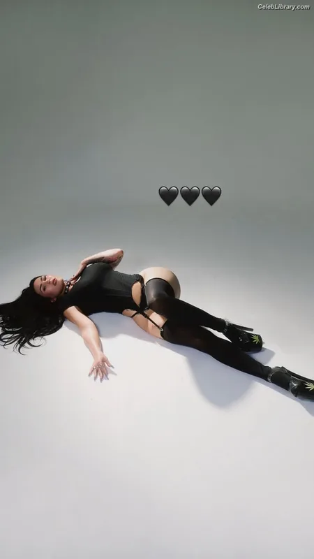 Megan Fox photo 3 of 1038
