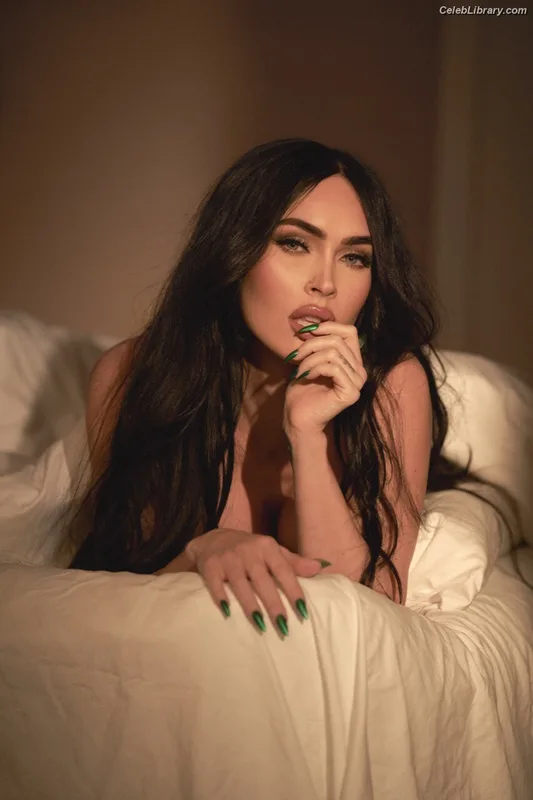 Megan Fox photo 21 of 1038