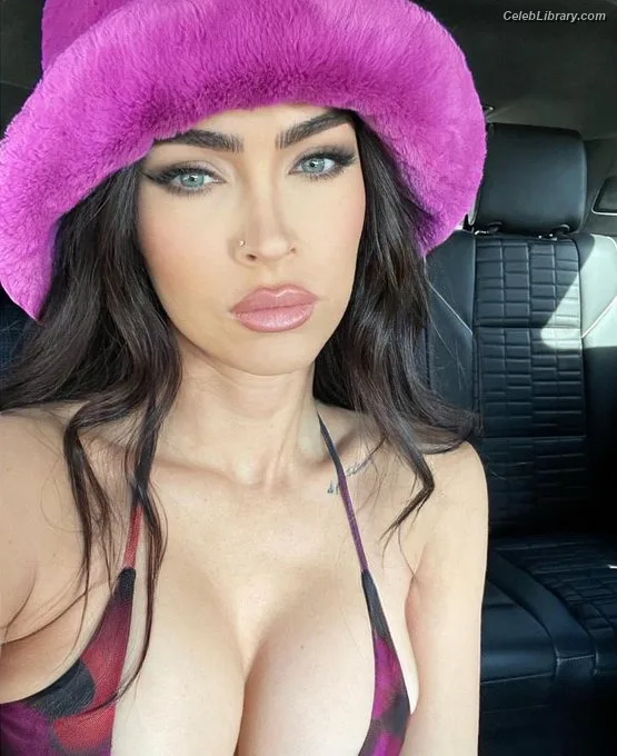 Megan Fox photo 10 of 1038