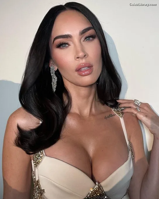 Megan Fox photo 15 of 1038