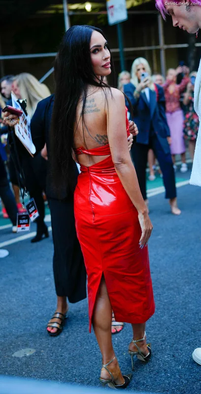 Megan Fox photo 11 of 1038