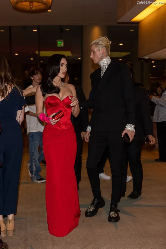 Megan Fox photo 12 of 1038