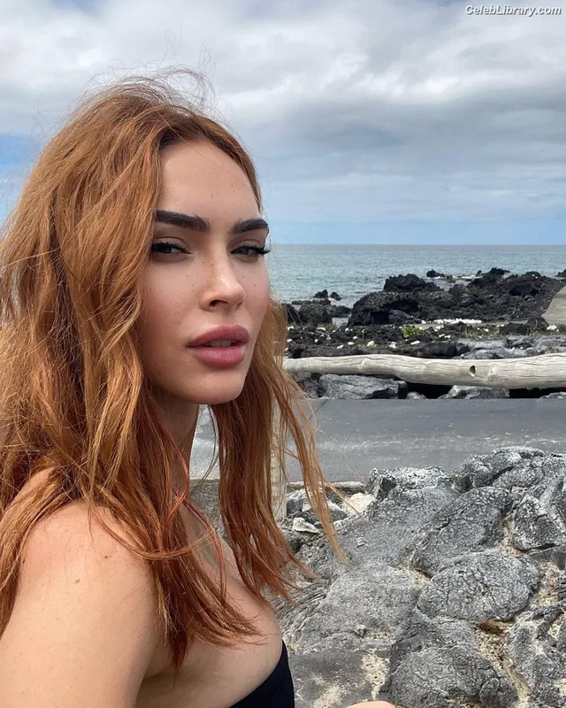 Megan Fox photo 8 of 1038