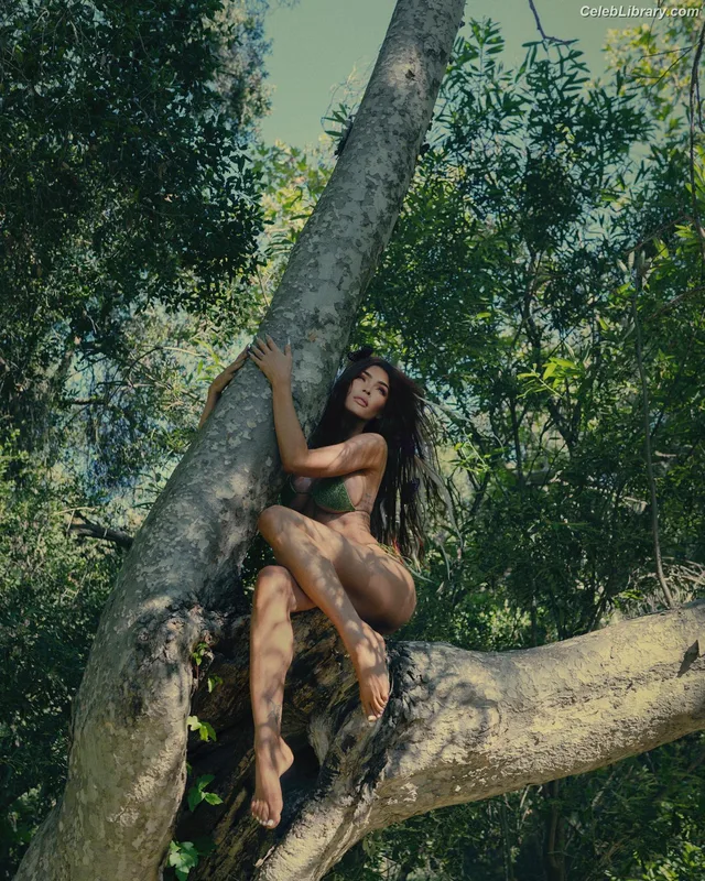 Megan Fox photo 21 of 1038