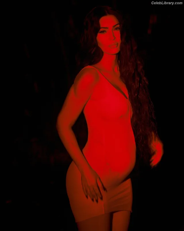Megan Fox photo 22 of 1038
