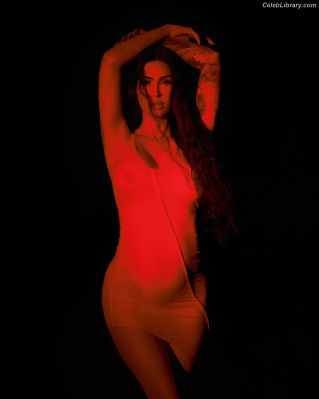 Megan Fox photo 1 of 1038