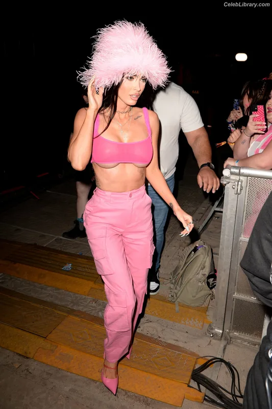 Megan Fox photo 13 of 1038