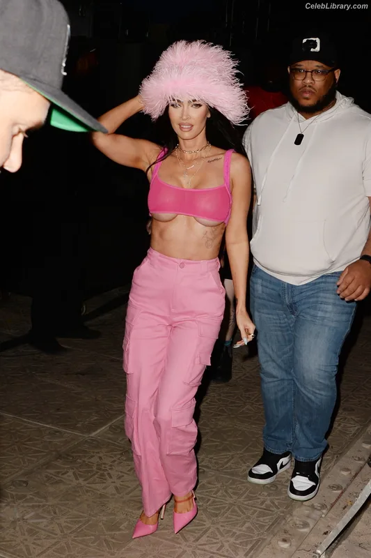 Megan Fox photo 1 of 1038