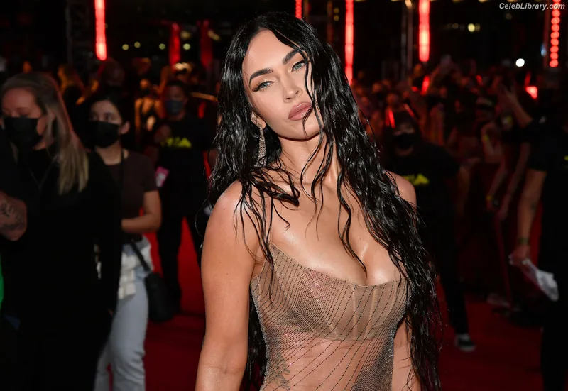Megan Fox photo 9 of 1038