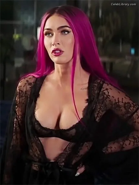 Megan Fox photo 1 of 1038