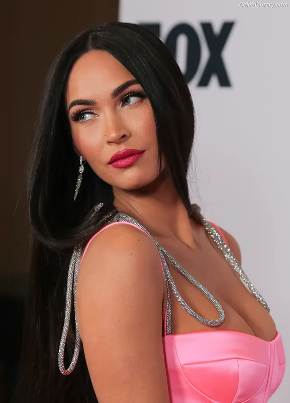 Megan Fox photo 14 of 1038