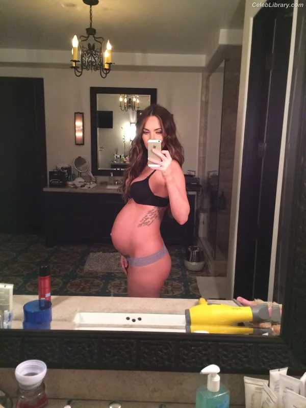 Megan Fox photo 5 of 1038