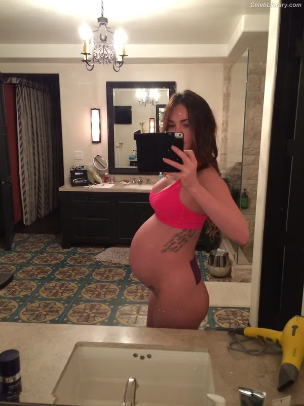 Megan Fox photo 8 of 1038