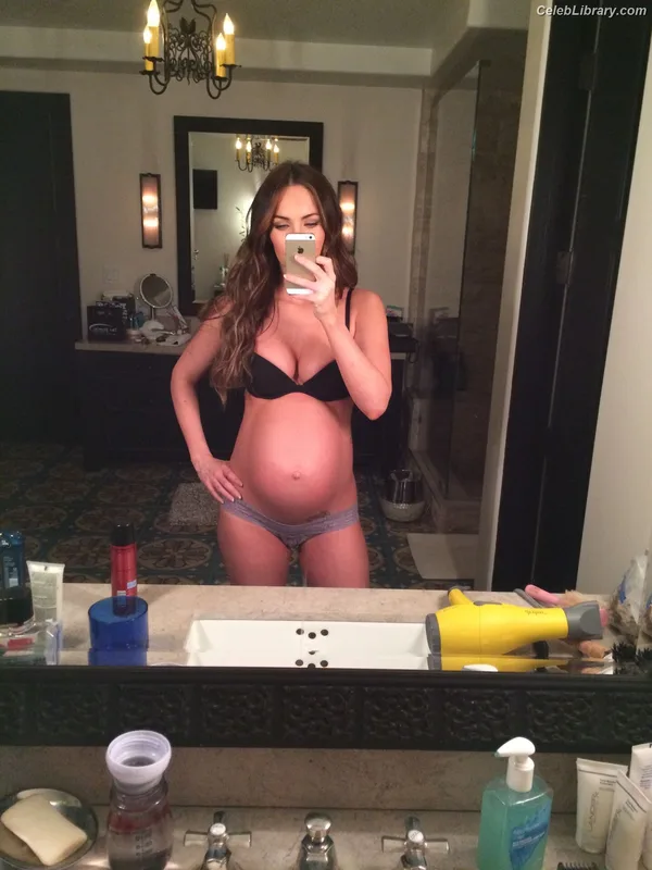 Megan Fox photo 10 of 1038